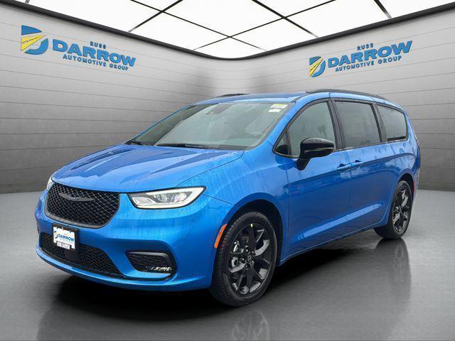 New 2026 Chrysler Pacifica L