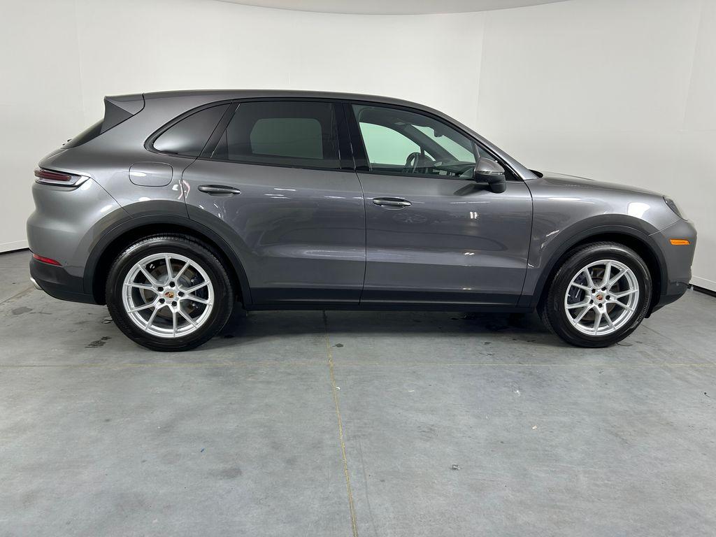 صورة 8 لـ 2026 Porsche CAYENNE BASE