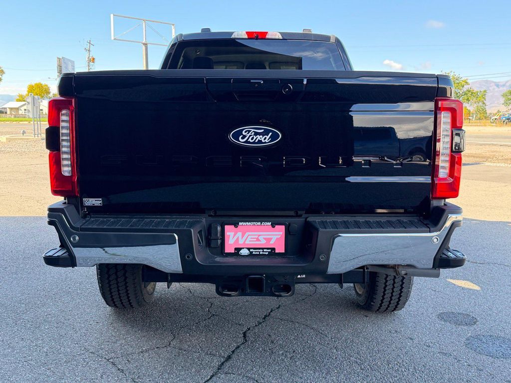 2027 FORD F-350 LARIAT — миниатюра 8