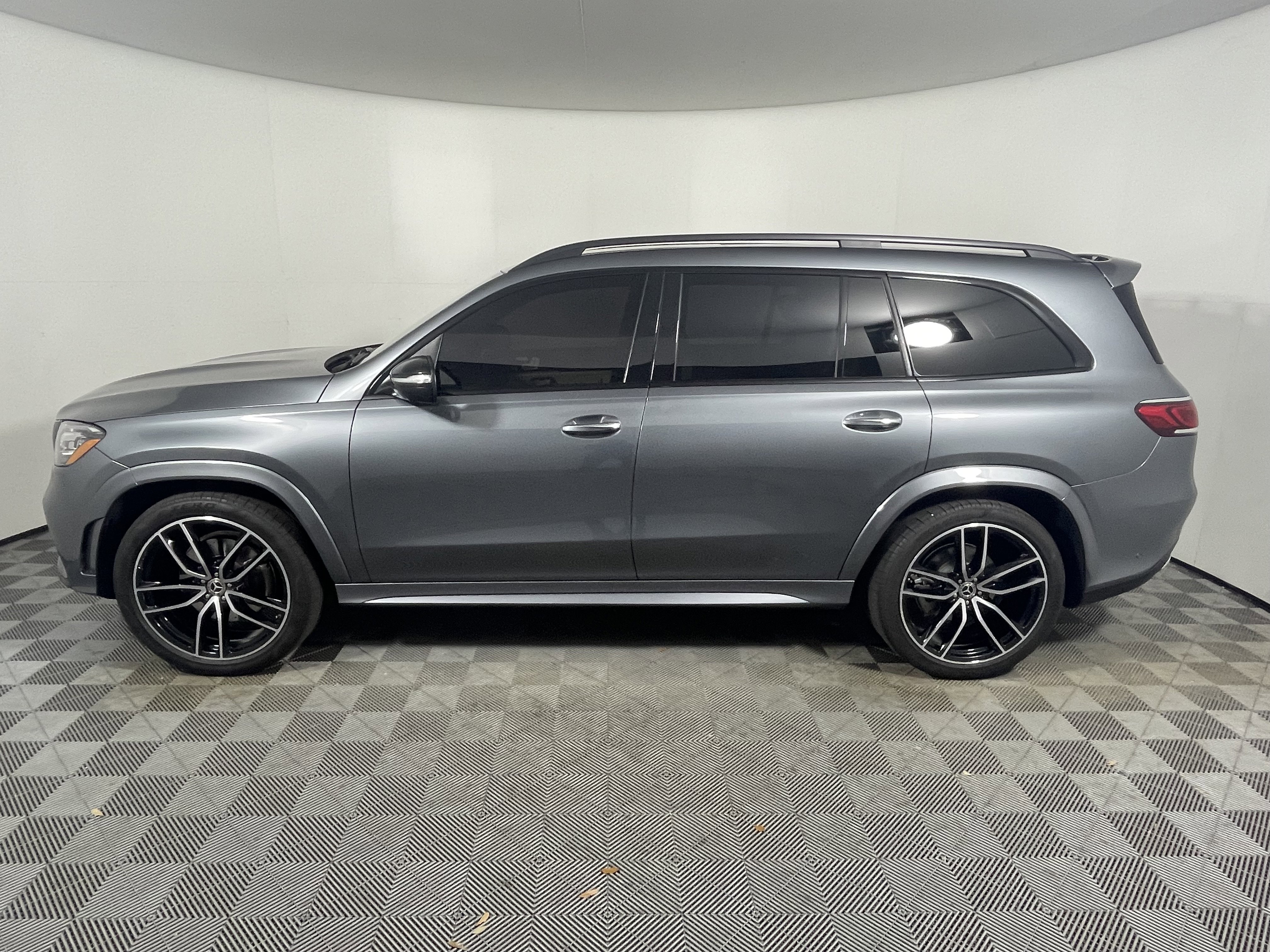 MERCEDES-BENZ GLS - 2