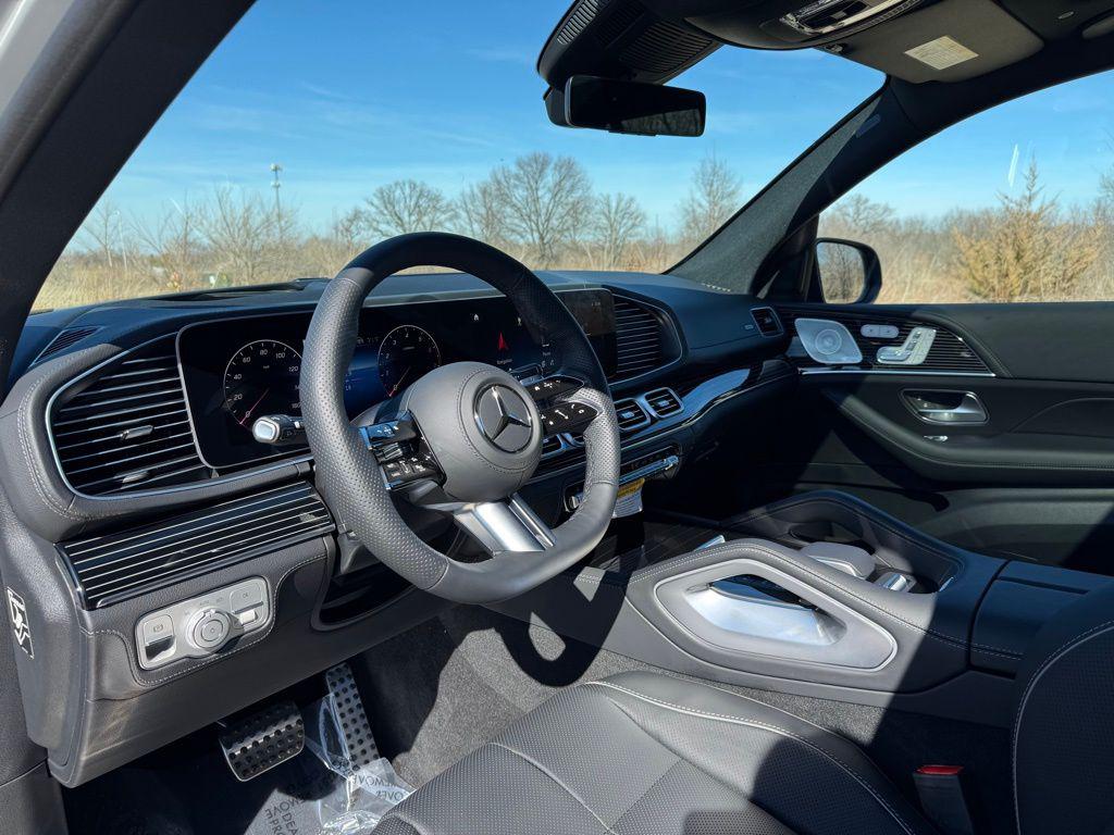 MERCEDES-BENZ GLS - 4