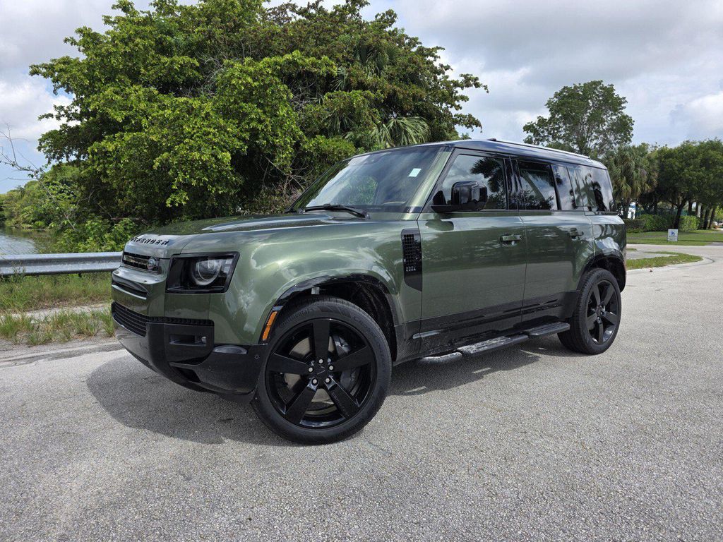 New 2026 Land Rover Defender P400 X-Dynamic SE