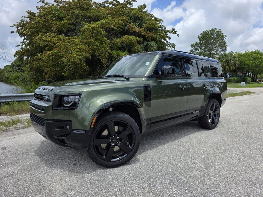 New 2026 Land Rover Defender P400 X-Dynamic SE