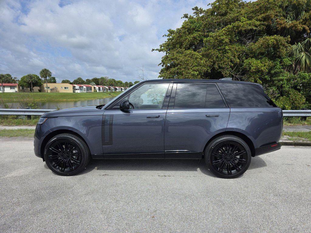 صورة 7 لـ 2026 LAND Rover RANGE ROVER P400 SE