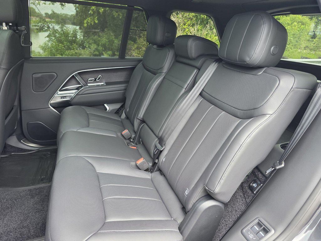 صورة مصغرة 14 لـ 2026 LAND Rover RANGE ROVER P400 SE 7 SEAT