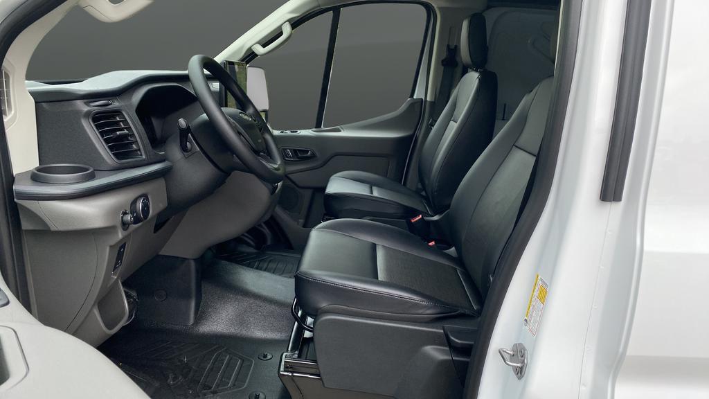صورة 9 لـ 2026 FORD TRANSIT-150 BASE