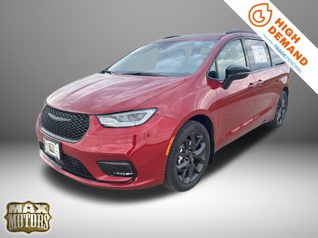 New 2026 Chrysler Pacifica L