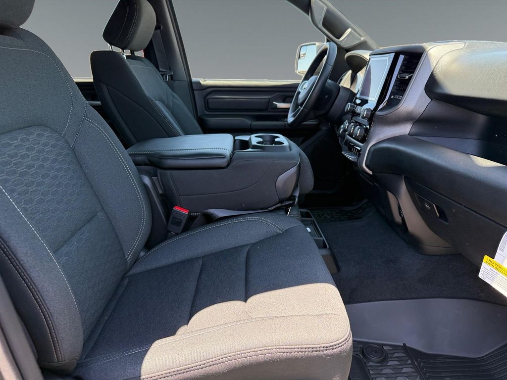 2026 RAM 1500 TRADESMAN thumbnail 15