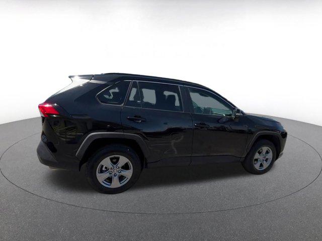 صورة 10 لـ 2025 Toyota RAV4 XLE