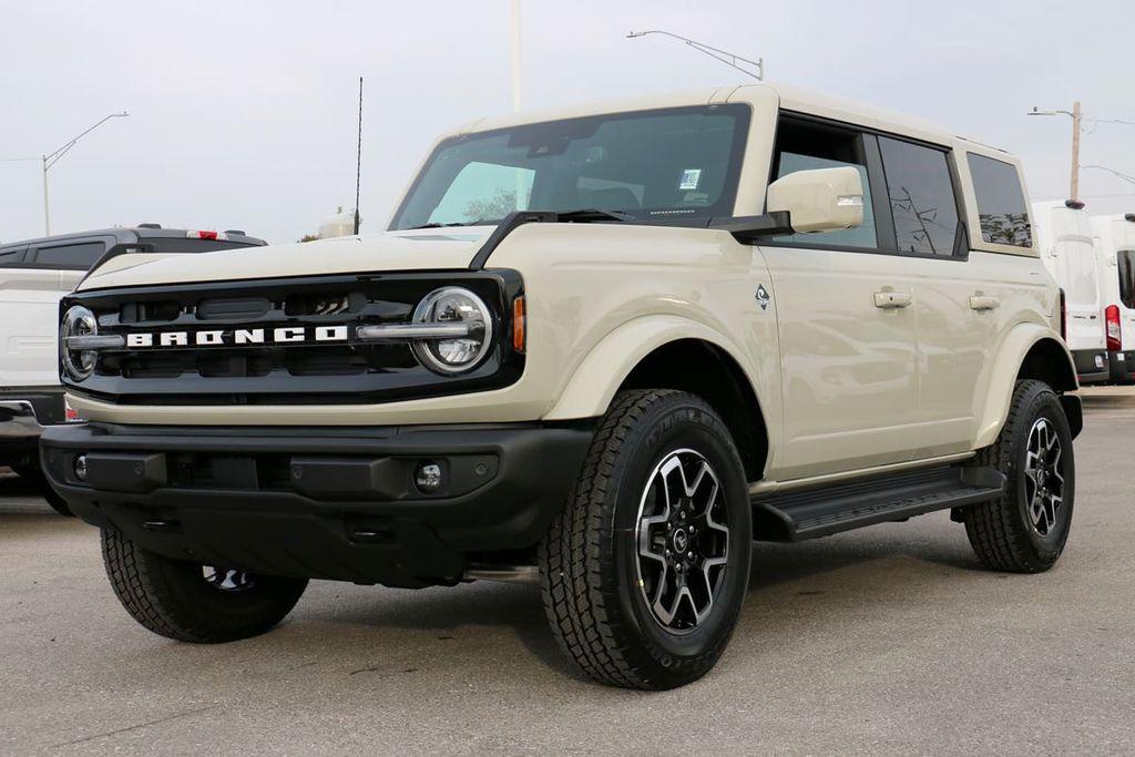 New 2026 Ford Bronco Outer Banks