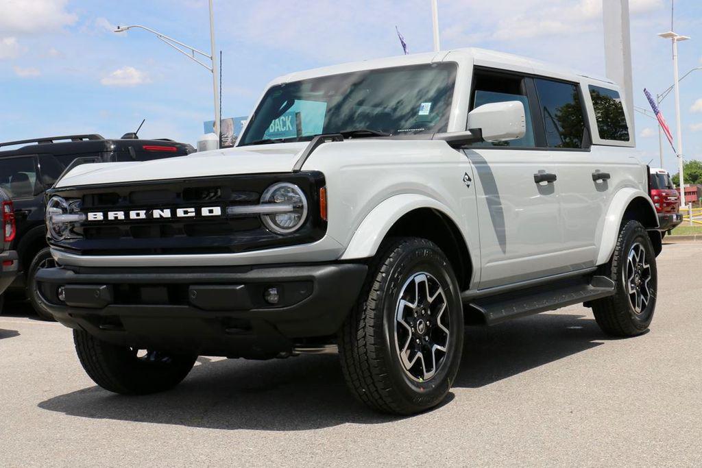 New 2026 Ford Bronco Outer Banks