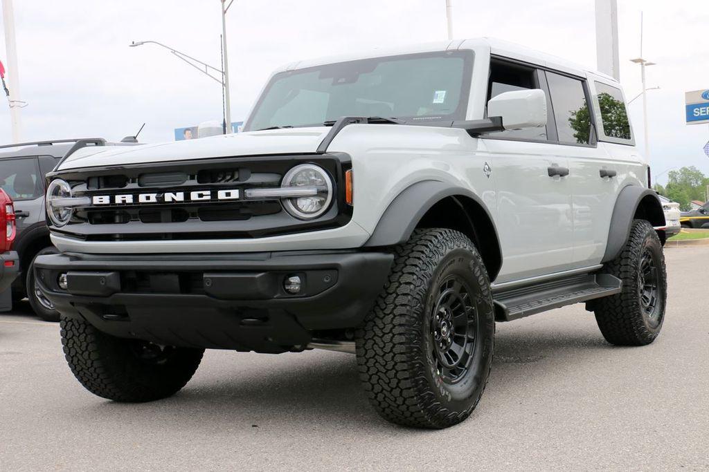 New 2026 Ford Bronco Outer Banks