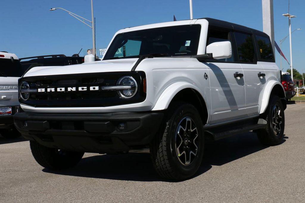 New 2026 Ford Bronco Outer Banks