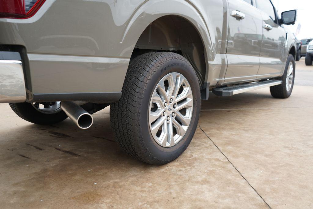 2026 FORD F-150 LARIAT photo 8