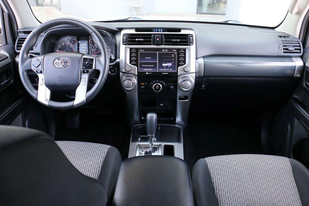 صورة مصغرة 25 لـ 2024 Toyota 4RUNNER SR5