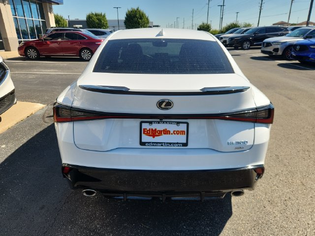 2022 Lexus IS 300 照片 8