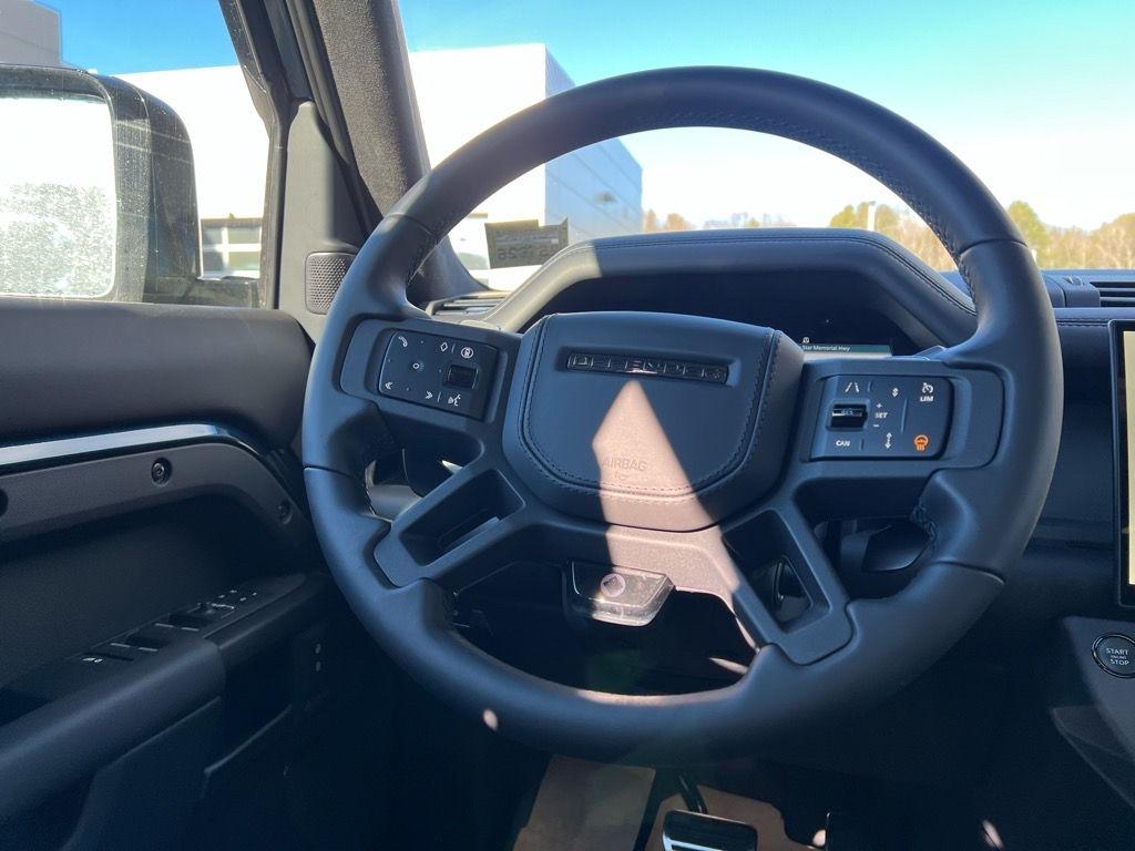 صورة مصغرة 25 لـ 2026 LAND Rover DEFENDER OCTA