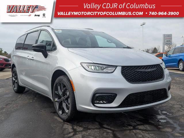 New 2026 Chrysler Pacifica Limited