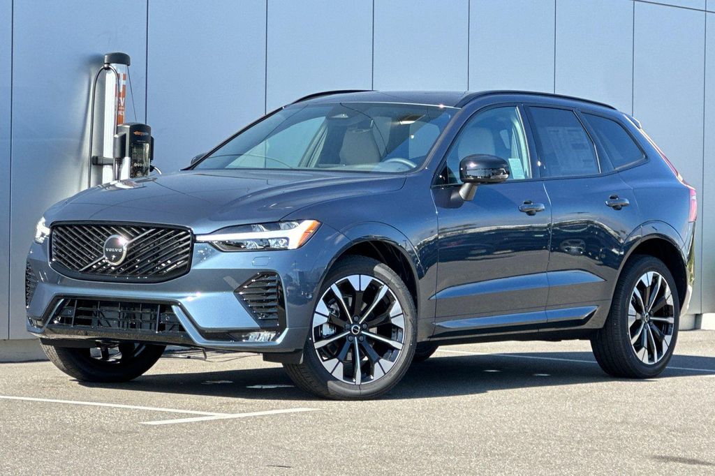 New 2026 Volvo XC60 B5 Plus