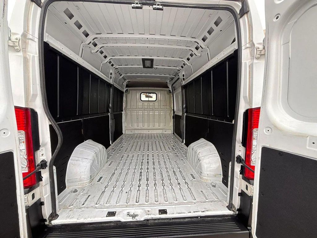 صورة مصغرة 32 لـ 2025 RAM PROMASTER 2500 TRADESMAN