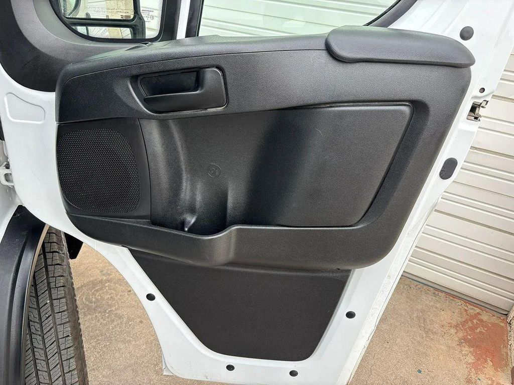 صورة مصغرة 36 لـ 2025 RAM PROMASTER 2500 TRADESMAN