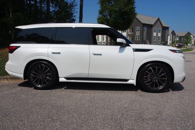 2027 Infiniti QX80 AUT 照片 8