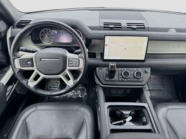 صورة 15 لـ 2023 LAND Rover DEFENDER 130 SE