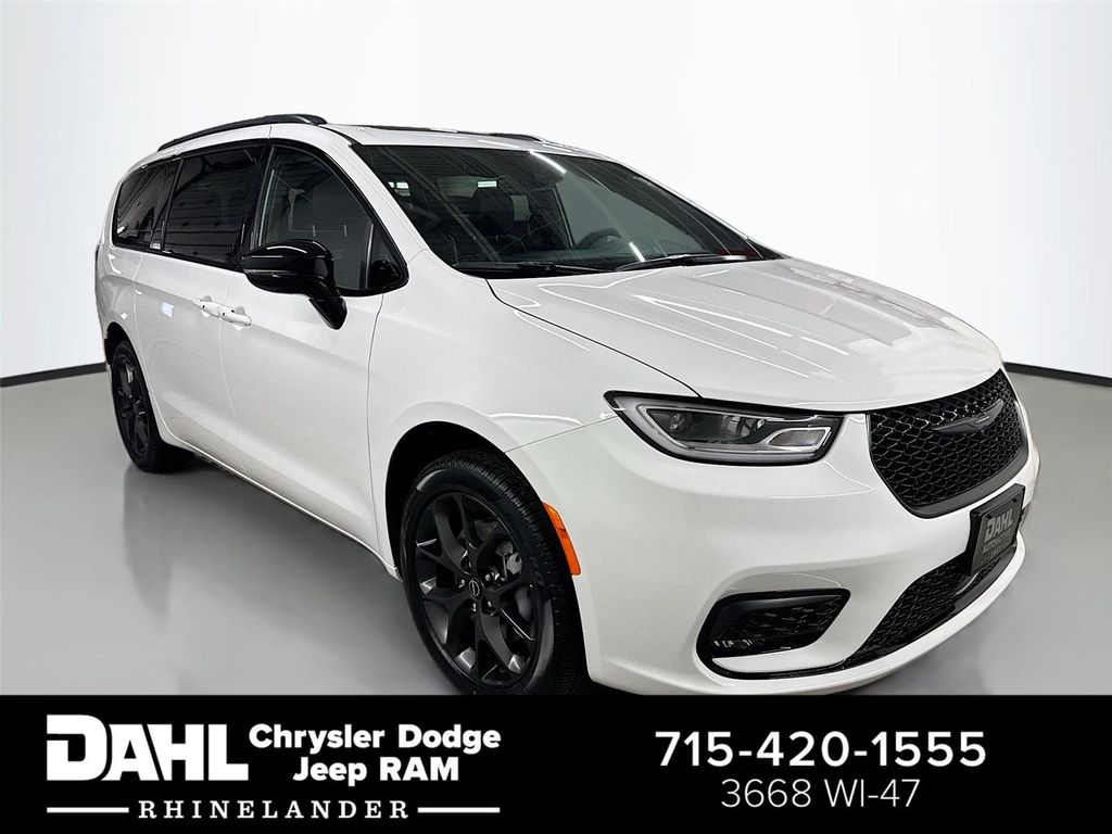 New 2026 Chrysler Pacifica Limited