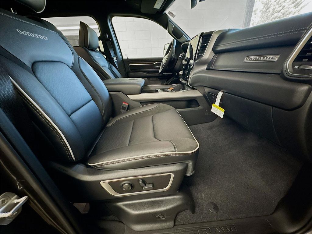 2026 RAM 1500 LARAMIE — миниатюра 32