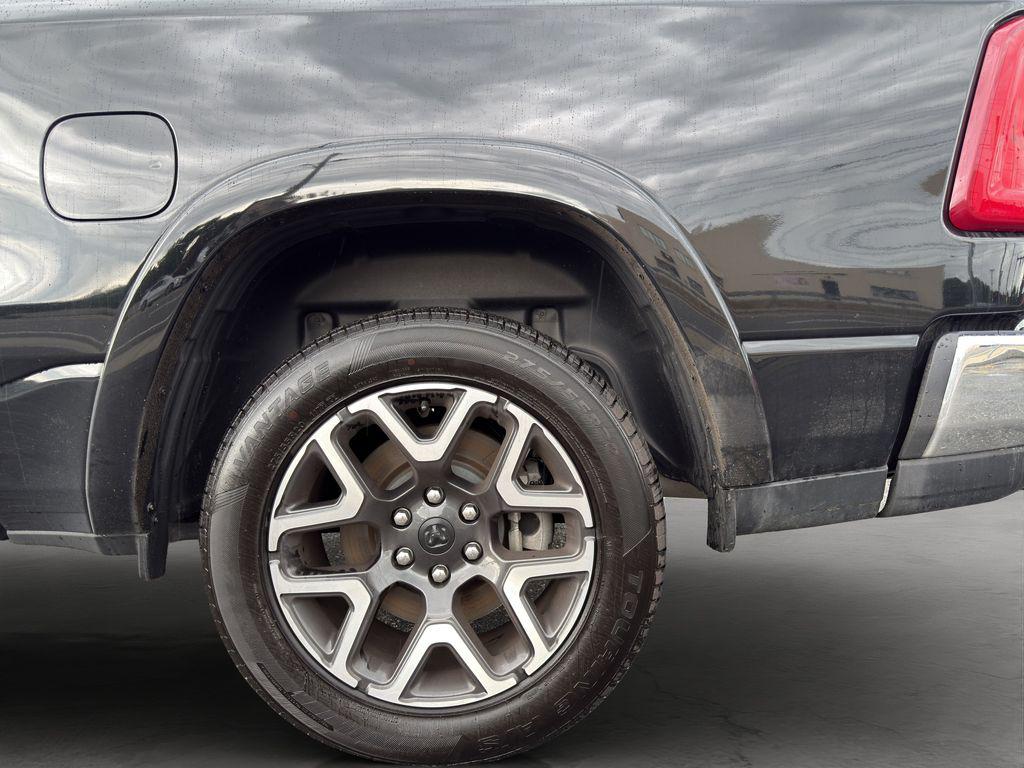 2025 RAM 1500 LARAMIE thumbnail 23