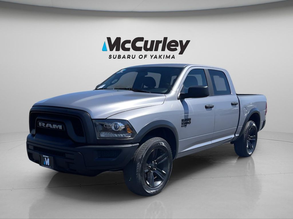 2024 RAM 1500 CLASSIC WARLOCK CREW CAB 4X4 5'7' BOX — фото 2