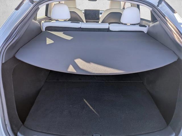 TESLA MODEL Y LONG RANGE - 6