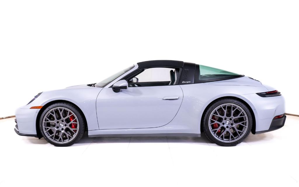 صورة 3 لـ 2026 Porsche 911 TARGA 4S