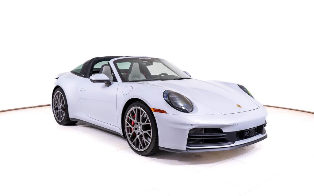 صورة 9 لـ 2026 Porsche 911 TARGA 4S