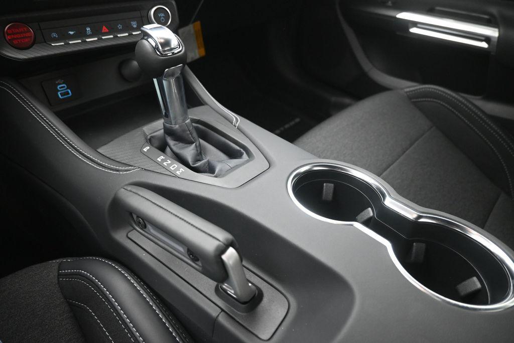 صورة 9 لـ 2026 FORD MUSTANG GT
