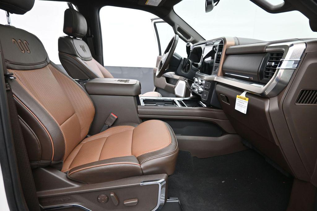 صورة مصغرة 16 لـ 2026 FORD F-350 KING RANCH