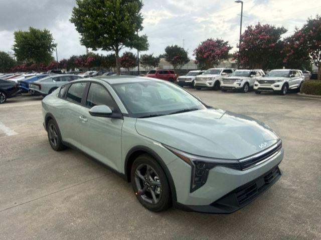 New 2026 Kia K4 LXS
