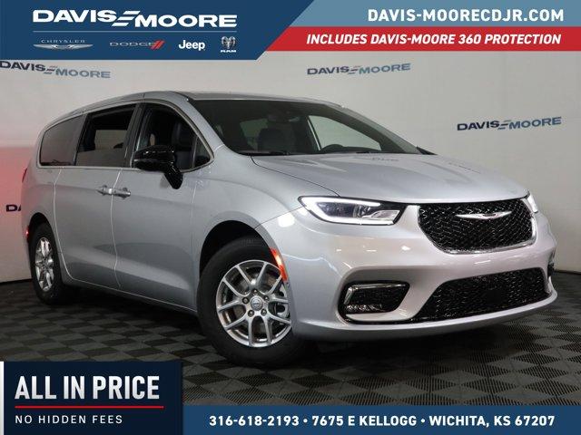 New 2026 Chrysler Pacifica Select