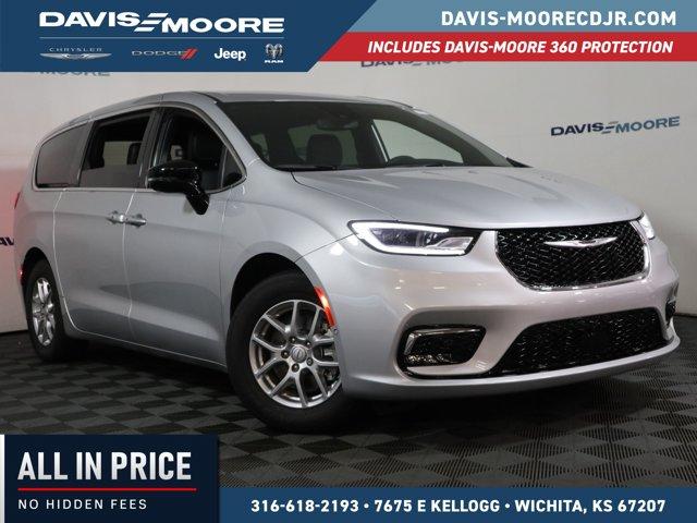 New 2026 Chrysler Pacifica Select