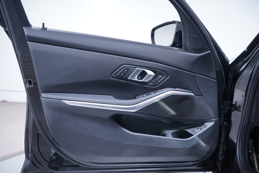 2025 BMW M340 I — миниатюра 17