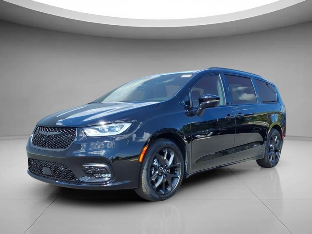 New 2026 Chrysler Pacifica Limited