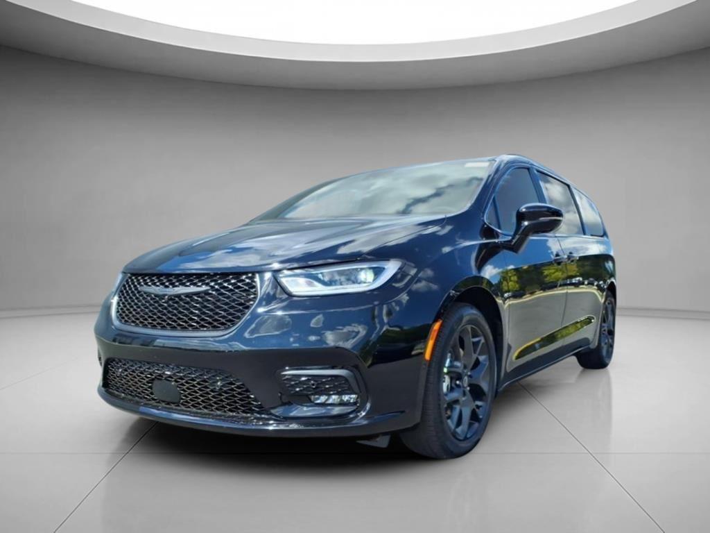 New 2026 Chrysler Pacifica Limited