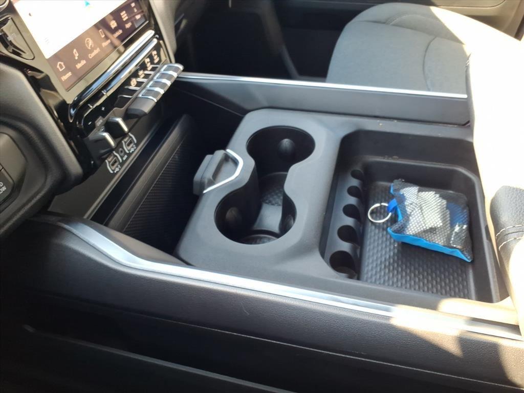 2025 RAM 2500 BIG HORN CREW CAB 4X4 6'4' BOX thumbnail 16