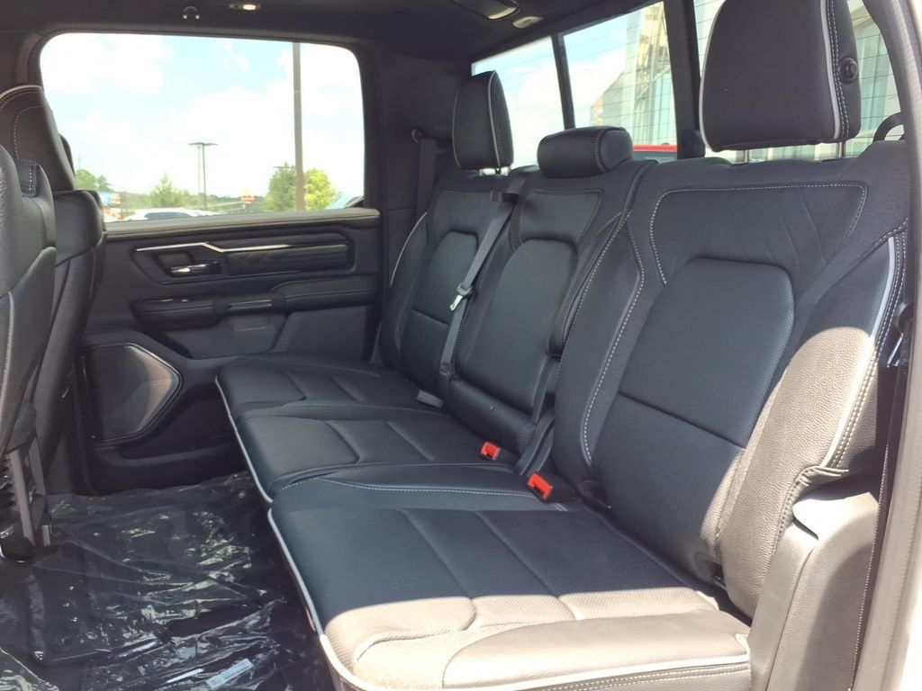 صورة مصغرة 22 لـ 2026 RAM 1500 LIMITED