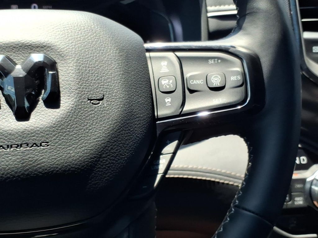 صورة مصغرة 30 لـ 2026 RAM 1500 LIMITED