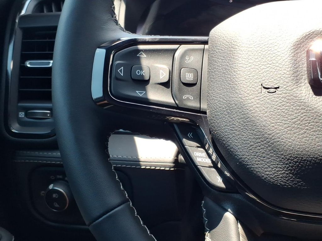صورة مصغرة 29 لـ 2026 RAM 1500 LIMITED