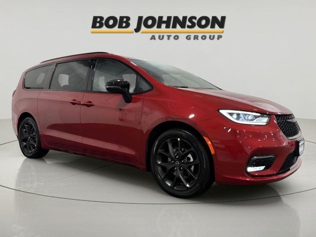 New 2026 Chrysler Pacifica L