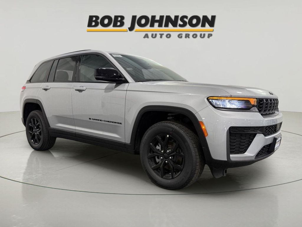 New 2026 Jeep Grand Cherokee Altitude