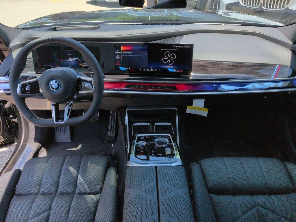 صورة مصغرة 13 لـ 2026 BMW I7 EDRIVE50