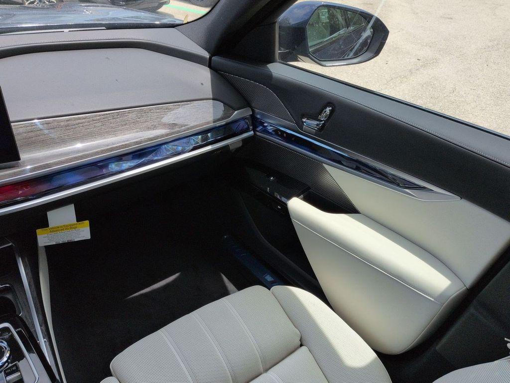 2026 BMW 750E XDRIVE — миниатюра 16